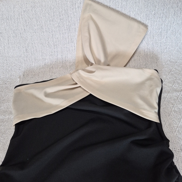 SHEIN Black and Cream One-Shoulder Dress - Picture 8 of 9